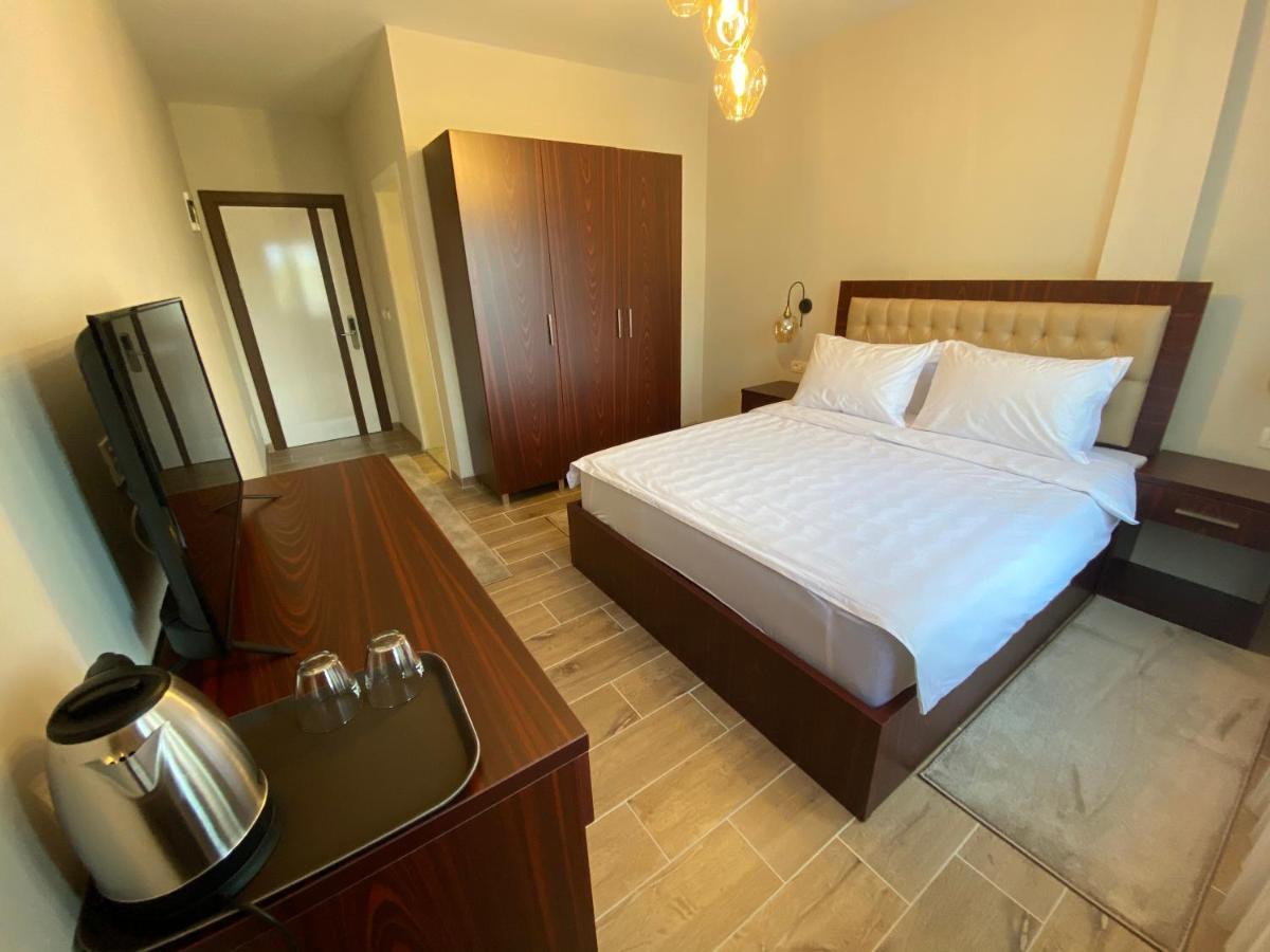 Hotel Kolonja'S เดบาร์ ภายนอก รูปภาพ