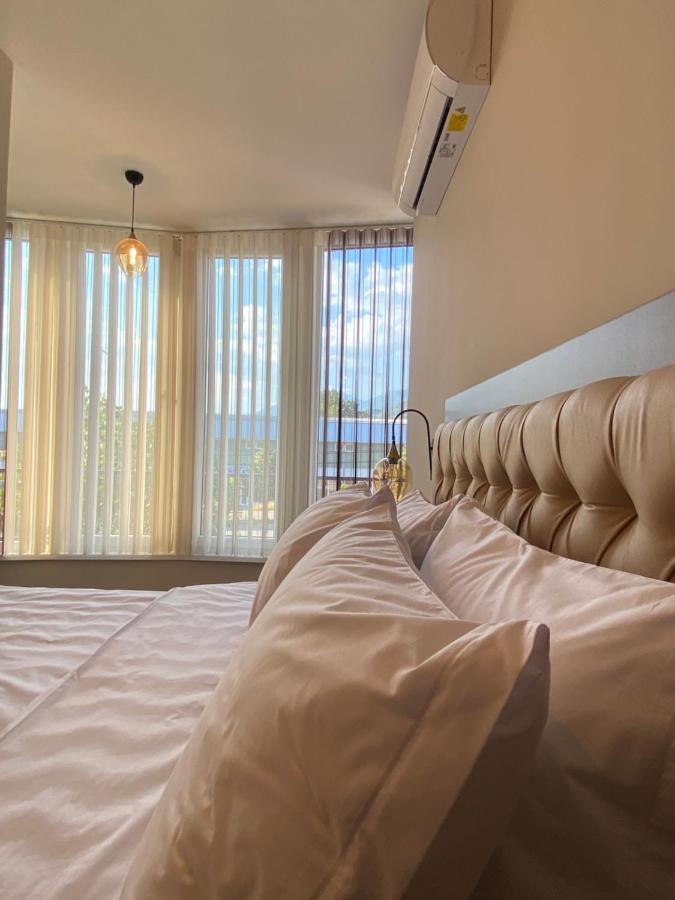 Hotel Kolonja'S เดบาร์ ภายนอก รูปภาพ
