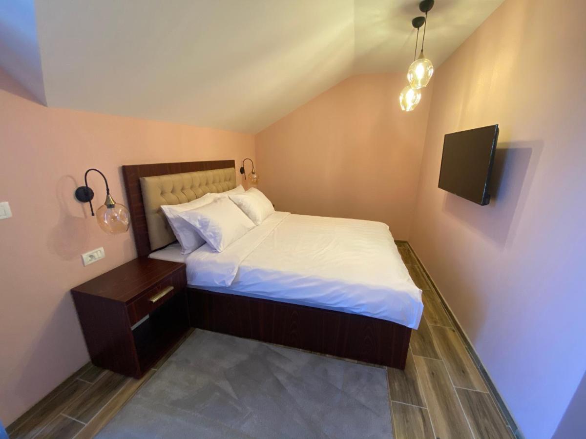 Hotel Kolonja'S เดบาร์ ภายนอก รูปภาพ