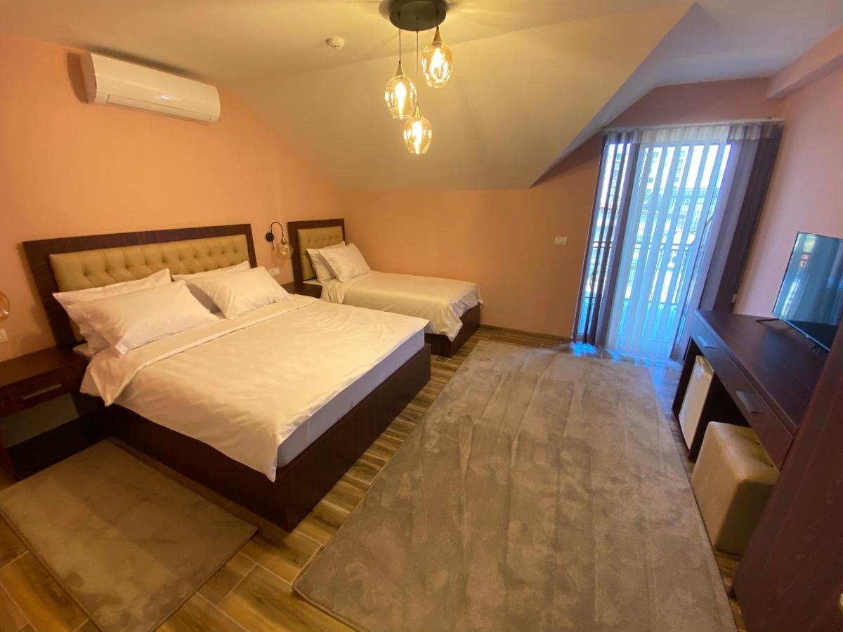Hotel Kolonja'S เดบาร์ ภายนอก รูปภาพ